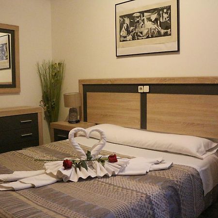 Pension San Isidro Мадрид Екстериор снимка