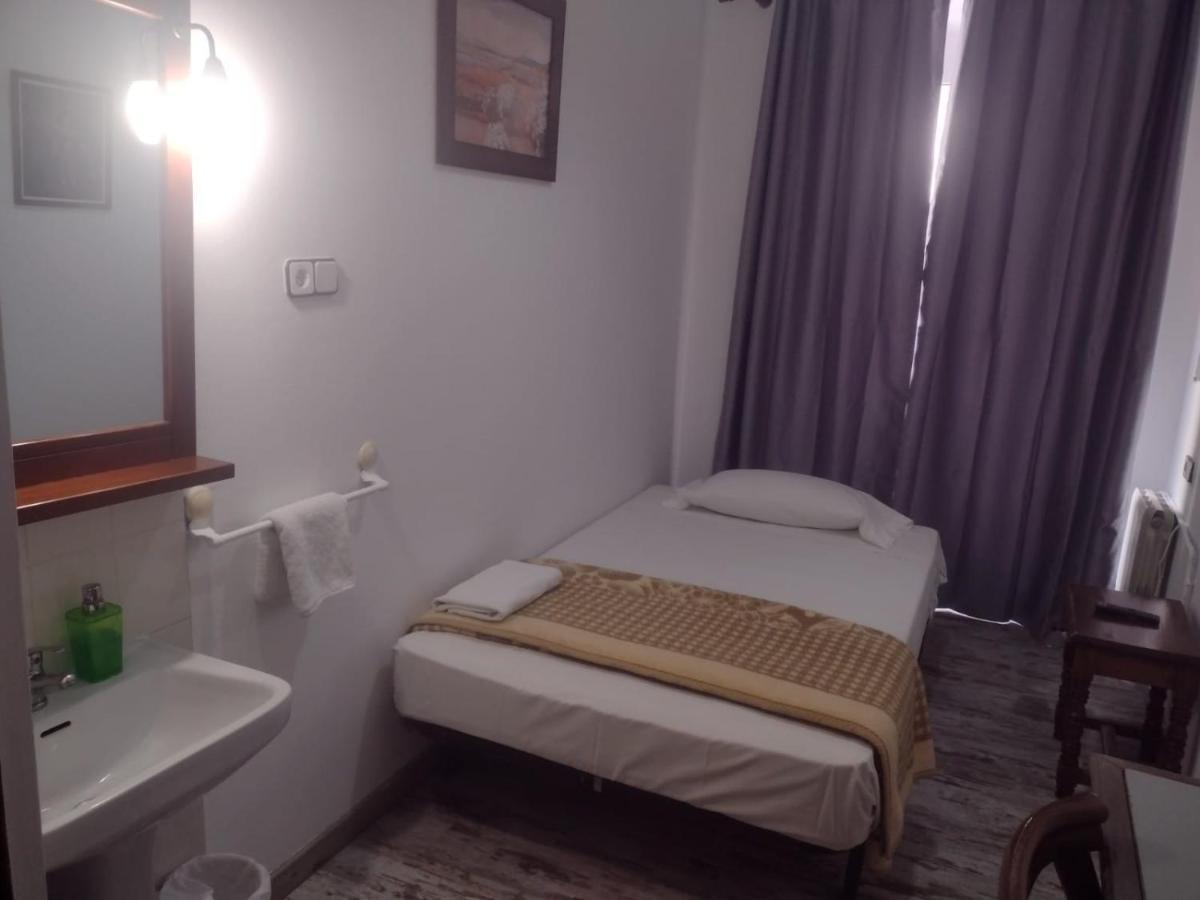 Pension San Isidro Мадрид Екстериор снимка