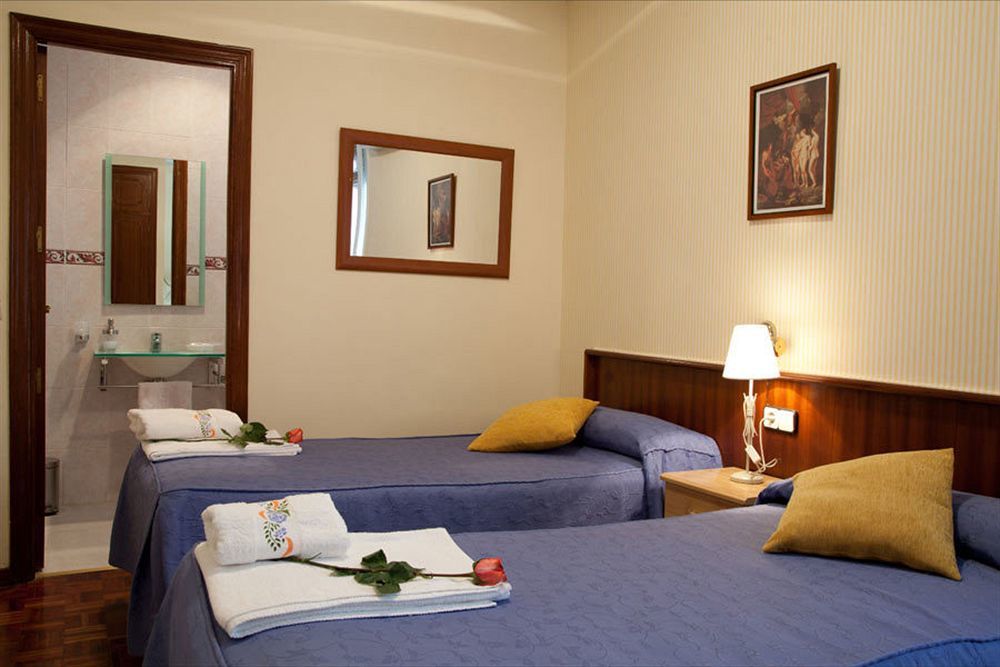 Pension San Isidro Мадрид Екстериор снимка